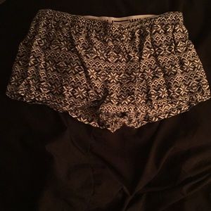 PINK Medium Shorts In Black and White